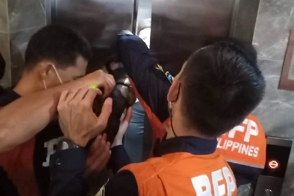 菲律宾拉普拉普市酒店电梯故障 七人受困2小时后获救