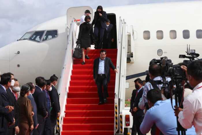 洪森总理安全返回柬埔寨