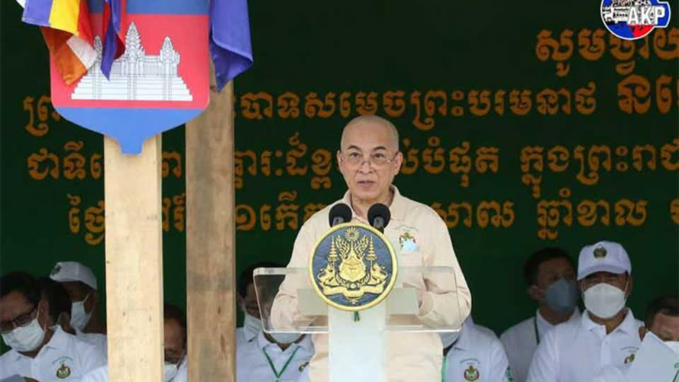柬埔寨国王赞扬洪森总理，带领全国成功抗疫！