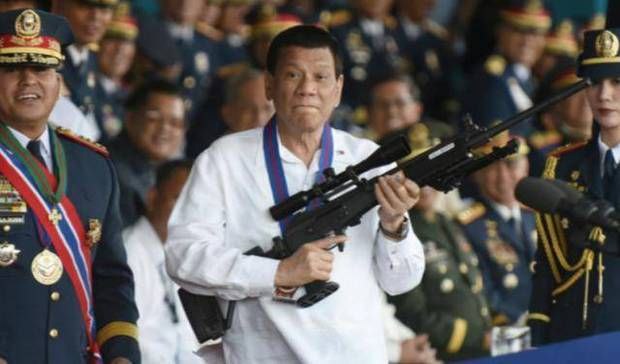 菲律宾的老炮儿总统，持枪巡街的杜特尔特，却是菲律宾最清流总统