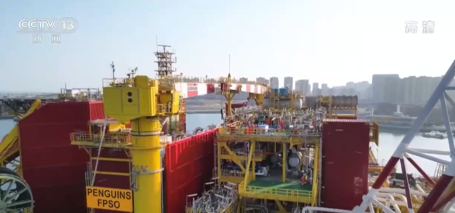 我国最大圆筒型海上油气加工厂完工交付