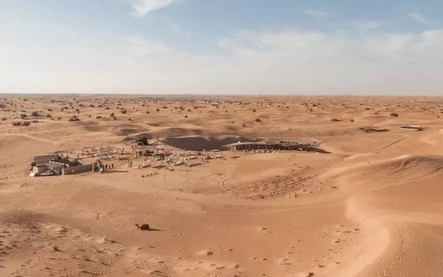 迪拜酒店推出独特体验游客沙漠中开展豪华之旅