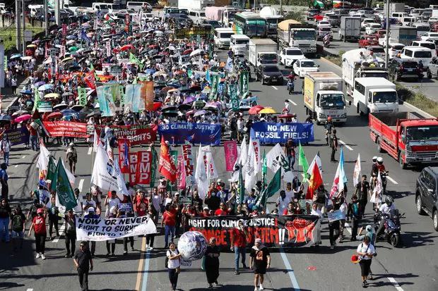 菲律宾环保主义者集会游行呼吁逐步淘汰化石燃料