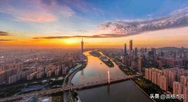 广东人口最多的城市，面积比江门、惠州还小，常住人口超过1800万