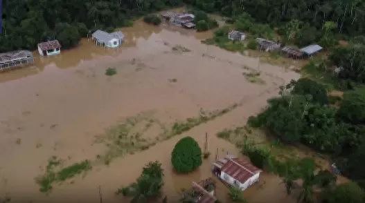 巴西南部暴雨持续华侨华人积极赈灾